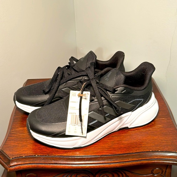 NWT  black and white Adidas running shoes 8.5 - Picture 1 of 5